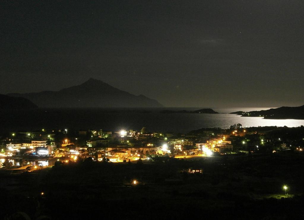 Niriides Hotel Ammouliana Buitenkant foto
