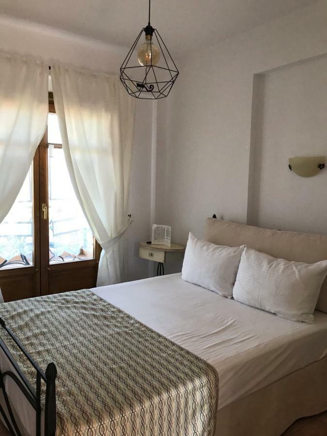 Niriides Hotel Ammouliana Buitenkant foto