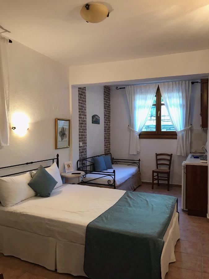 Niriides Hotel Ammouliana Buitenkant foto