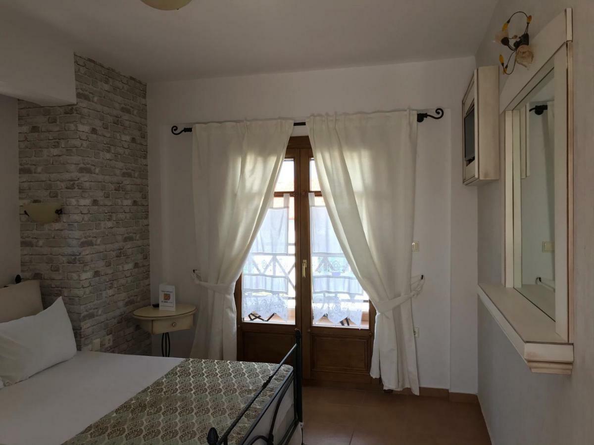 Niriides Hotel Ammouliana Buitenkant foto