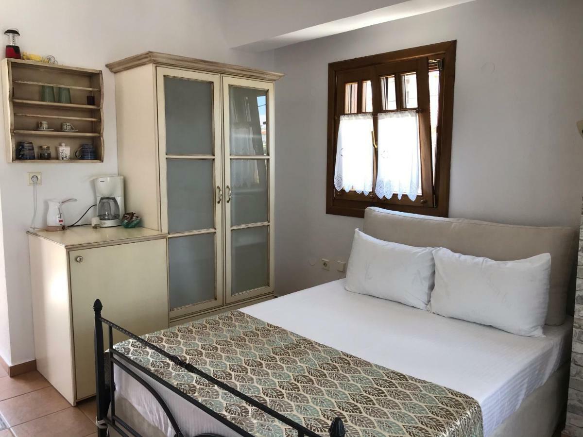 Niriides Hotel Ammouliana Buitenkant foto